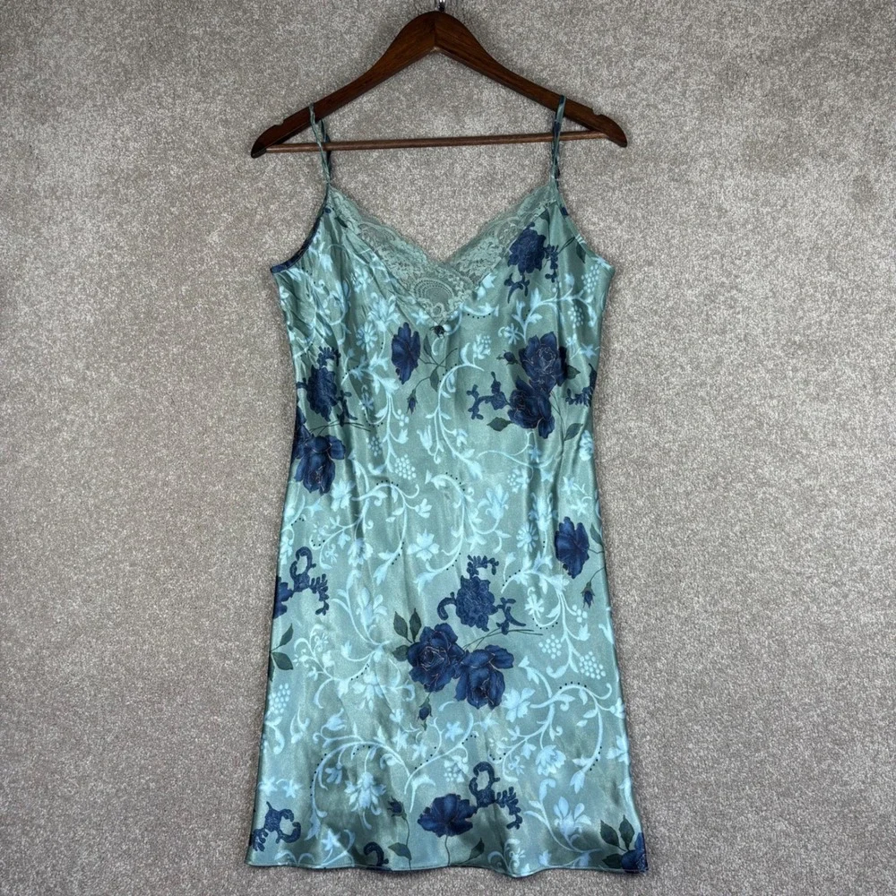 Vintage Expressions by California Dynasty Sage Green Floral Chemise Medium